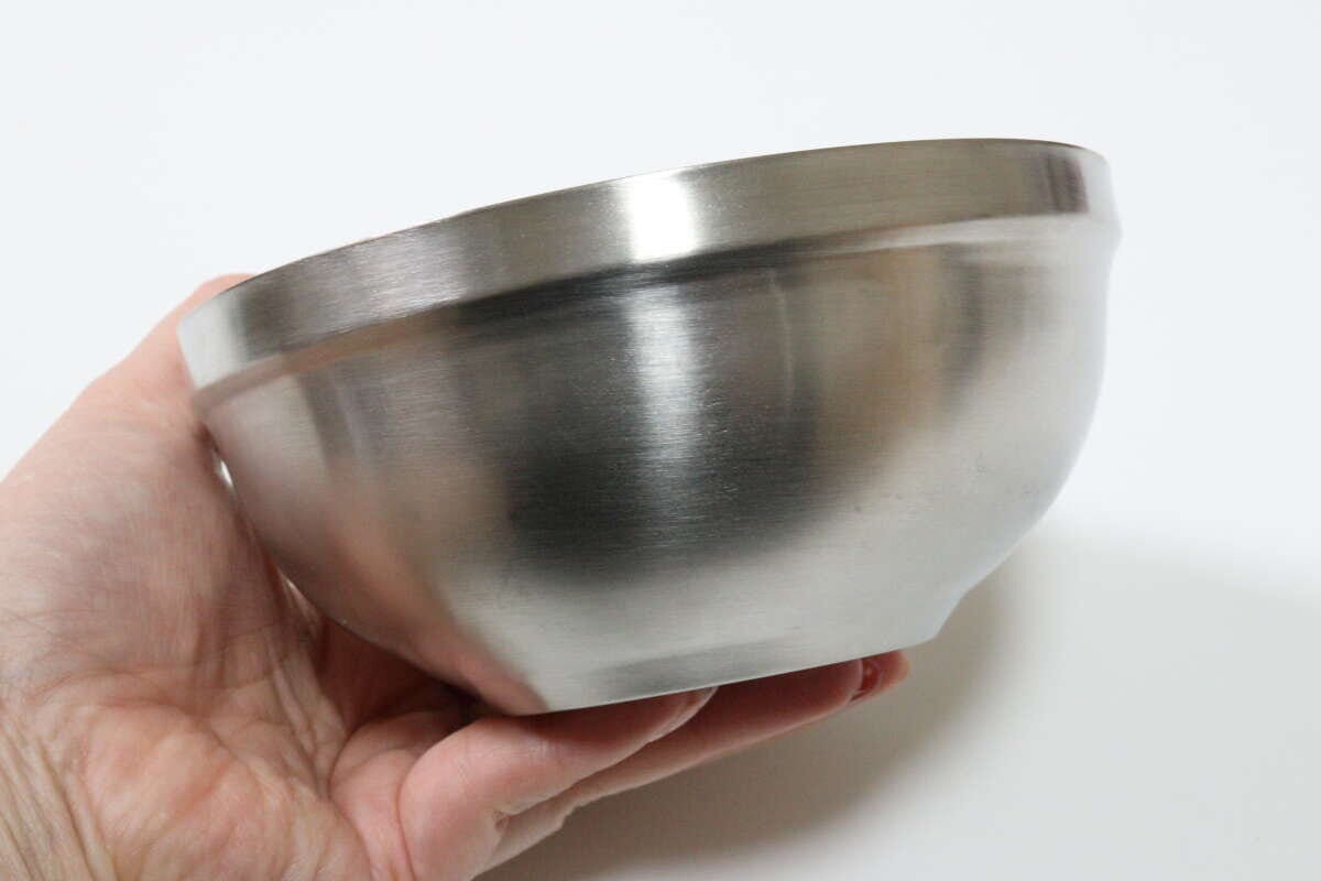 ダイソー 2重ステンレス茶碗 ダイソーの軽量の2重構造のステンレス茶碗