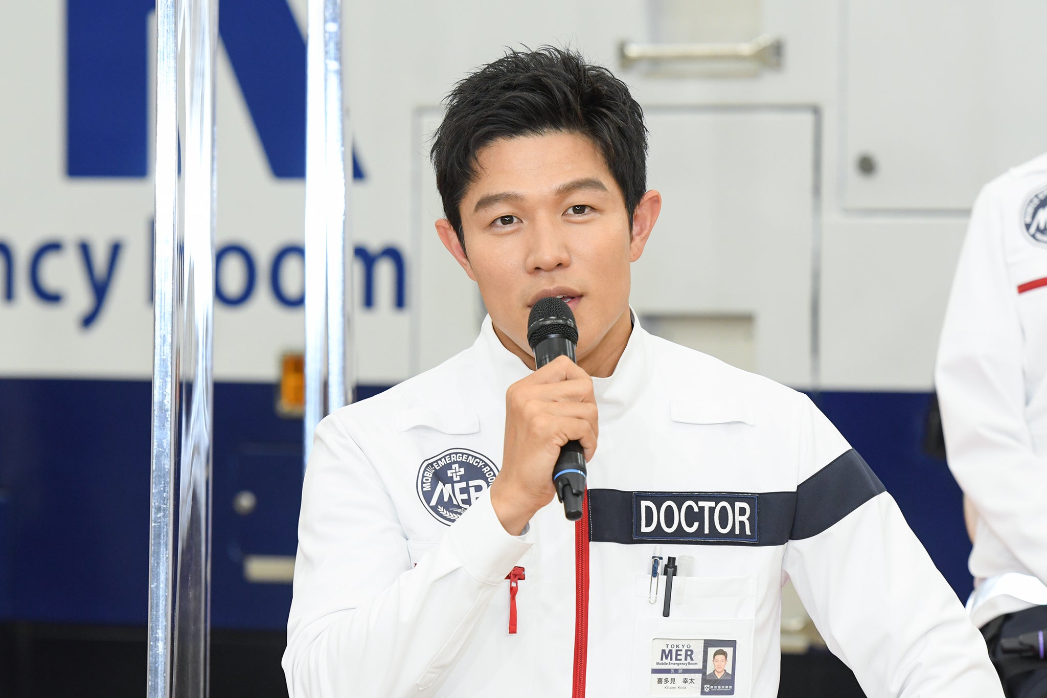 鈴木亮平、中条あやみらから“ドジっ子”ぶり明かされる「ギャップ萌え」＜TOKYO MER～走る緊急救命室～＞