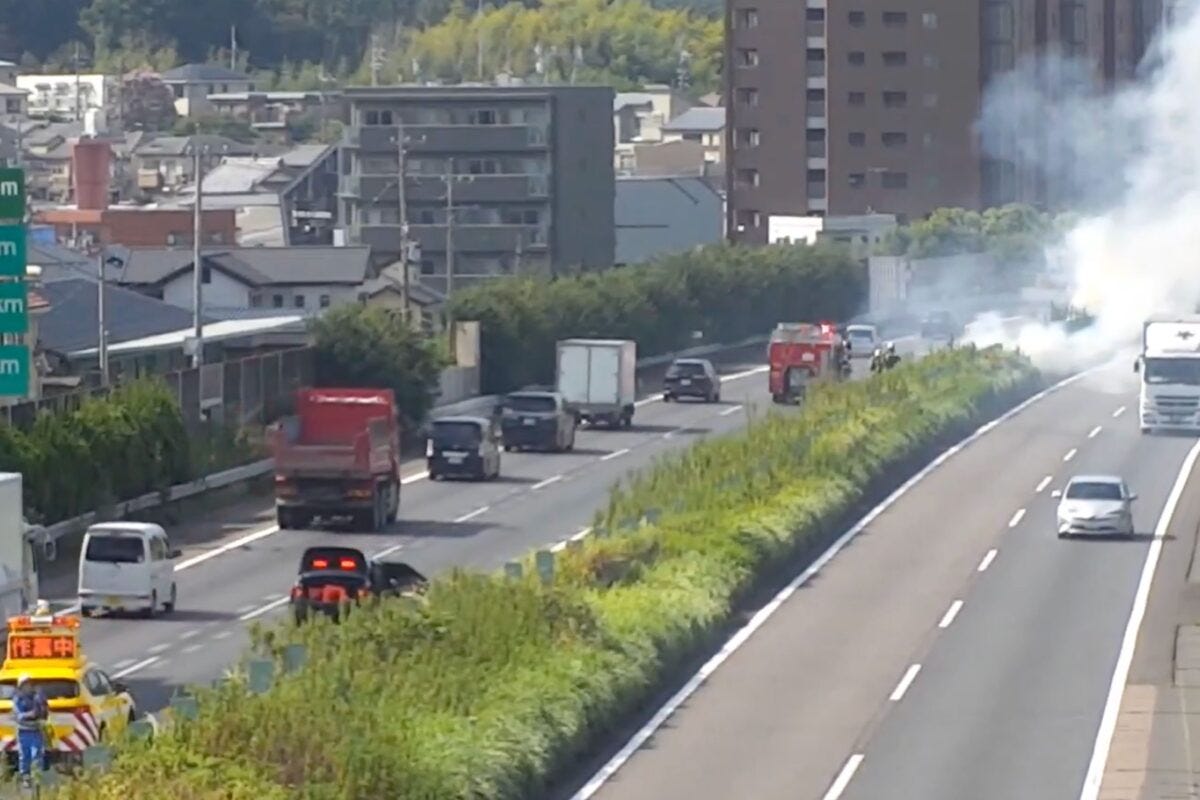 東名高速道路の火災