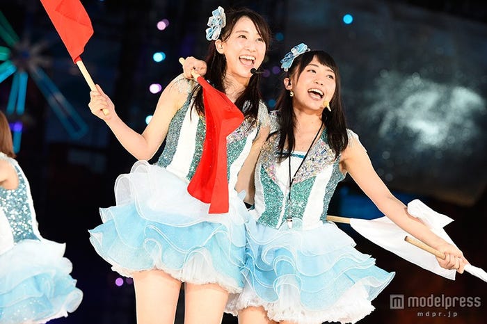 AKB48に移籍した木崎ゆりあが登場(C)AKS