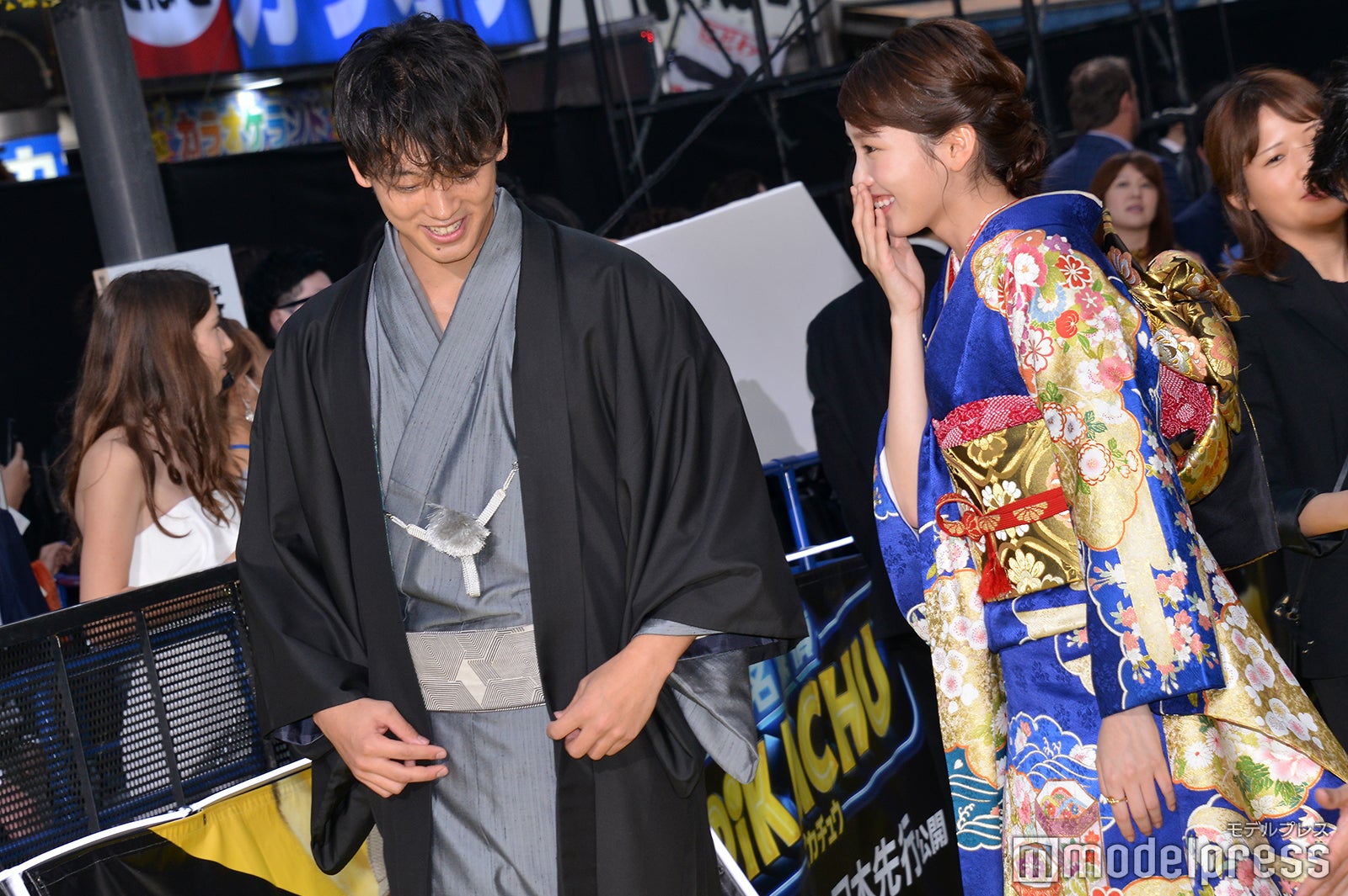 竹内涼真、飯豊まりえ（C）モデルプレス