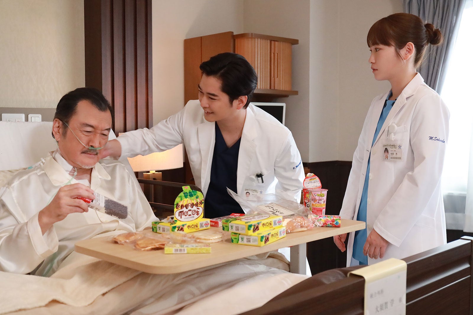 吉田鋼太郎、千葉雄大、川栄李奈（C）日本テレビ