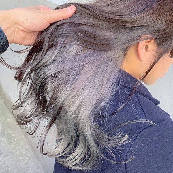 シルバーのインナーカラーおすすめカタログ 今すぐ真似したくなる髪色まとめ モデルプレス