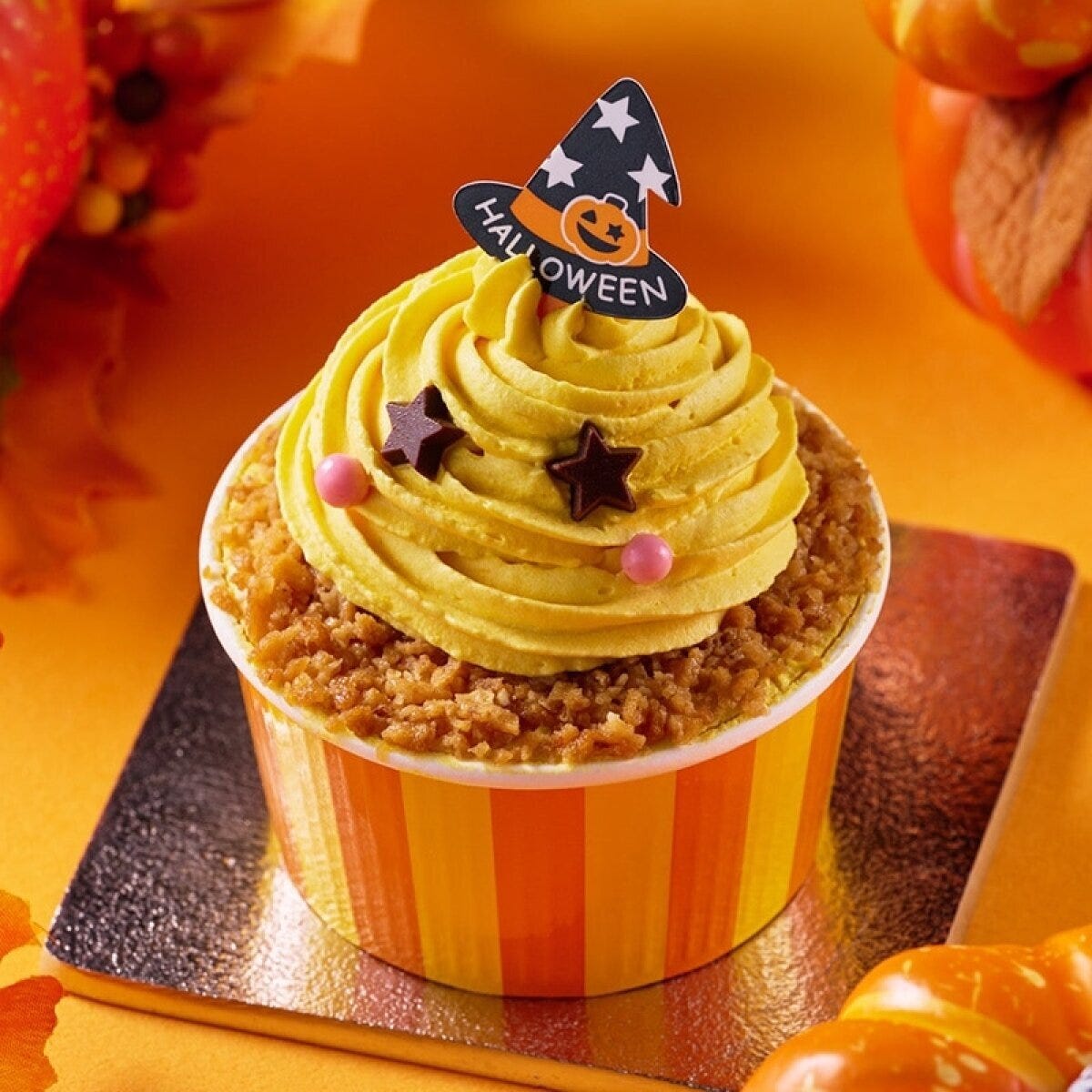 かぼちゃのおばけをイメージしたカップケーキ かぼちゃのおばけをイメージしたカップケーキ