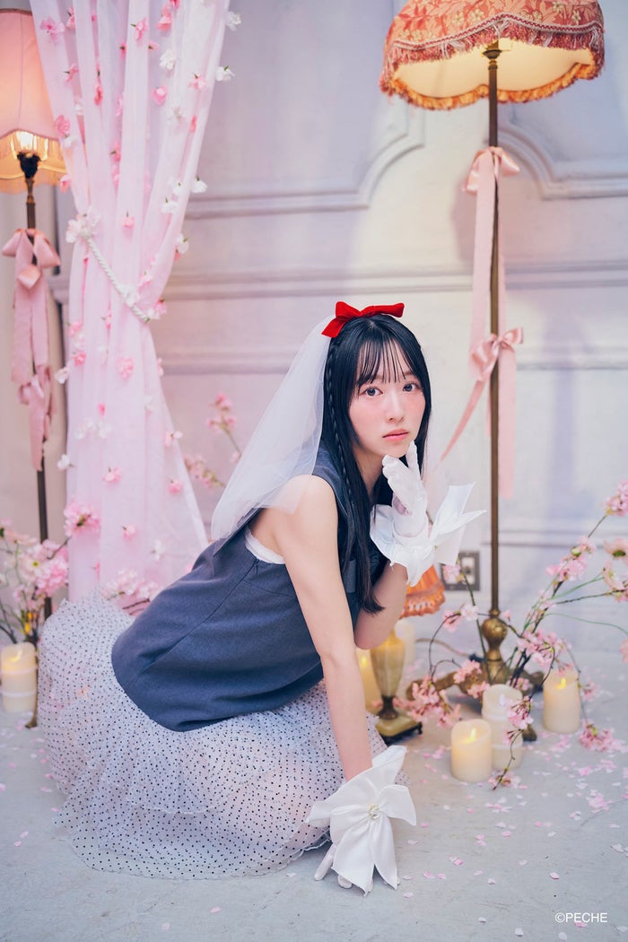 越智ゆらの、ほっそり二の腕際立つ ガーリーコーデで魅了＜PECHE_party＞