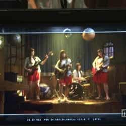 宮崎あおい/「earth music&ecology」新CM「バンド」篇メイキングより