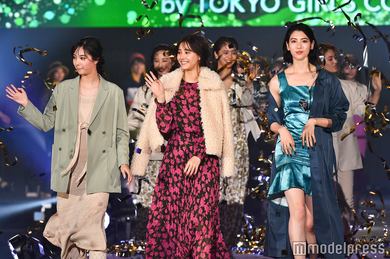 新川優愛、新木優子、三吉彩花／フィナーレ （C）モデルプレス