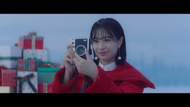 広瀬すず クリスマスは 家族と過ごしたいな 新cmでは真っ赤な衣装で サンタクロース に モデルプレス 広瀬すず クリスマスは 家族と過ごしたいな 新cmでは真っ赤な衣装で サンタクロース に モデルプレス