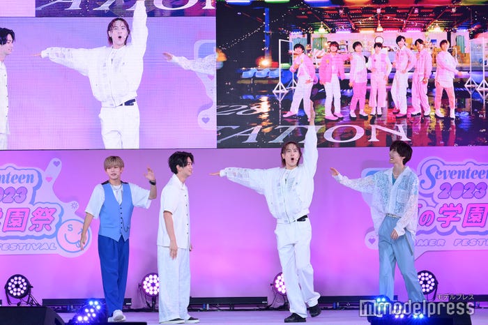 小島健のエド・はるみギャグにツッコむ長尾謙杜と道枝駿佑、驚きを隠せない正門良規(C)モデルプレス