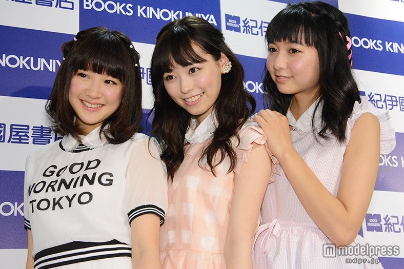 左より：関根莉子、福原遥、上白石萌歌