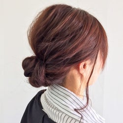 ロングヘアさんにおすすめ。大人なギブソンタックの素敵なヘアアレンジ!!
