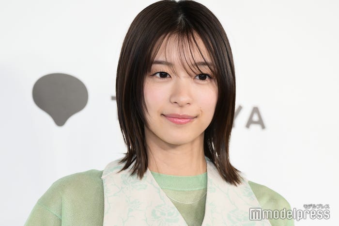 鳴海唯(C)モデルプレス