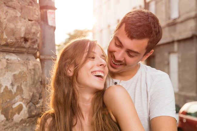 覚悟して 男が 本気で好きになった ときに出すサインとは モデルプレス