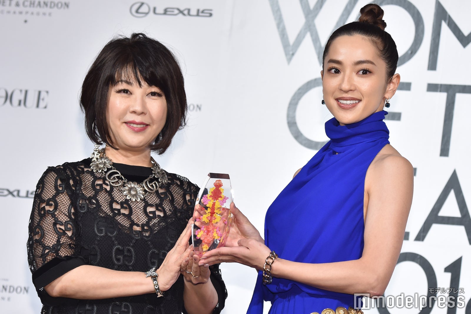 中村アン、受賞の瞬間 （C）モデルプレス