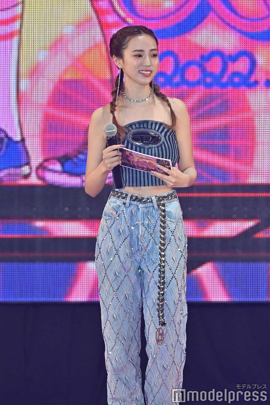 （C）モデルプレス