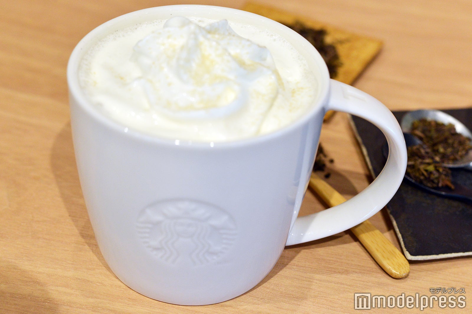 「ほうじ茶 クリーム ラテ」（C）モデルプレス