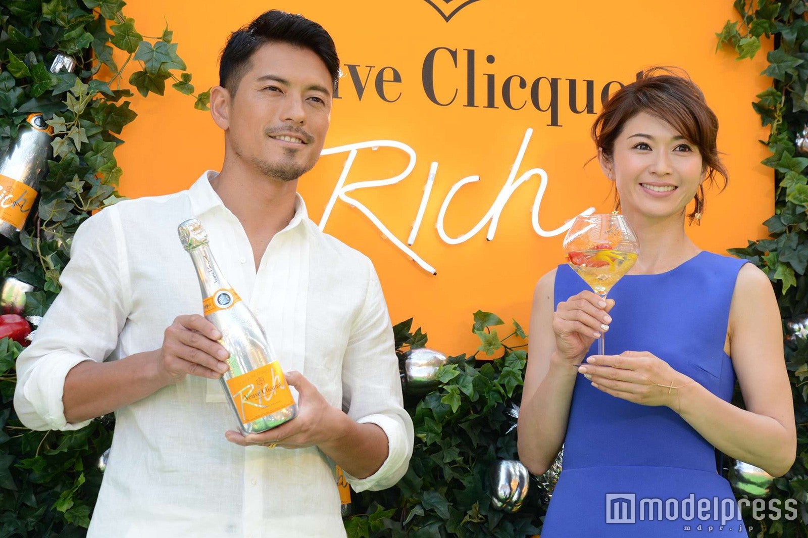 鈴木啓太、畑野ひろ子夫妻（C）モデルプレス