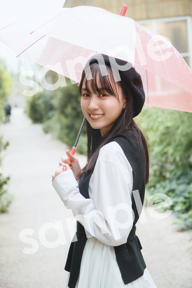 乃木坂46賀喜遥香、Tシャツから透けるボディが色っぽい 1st写真