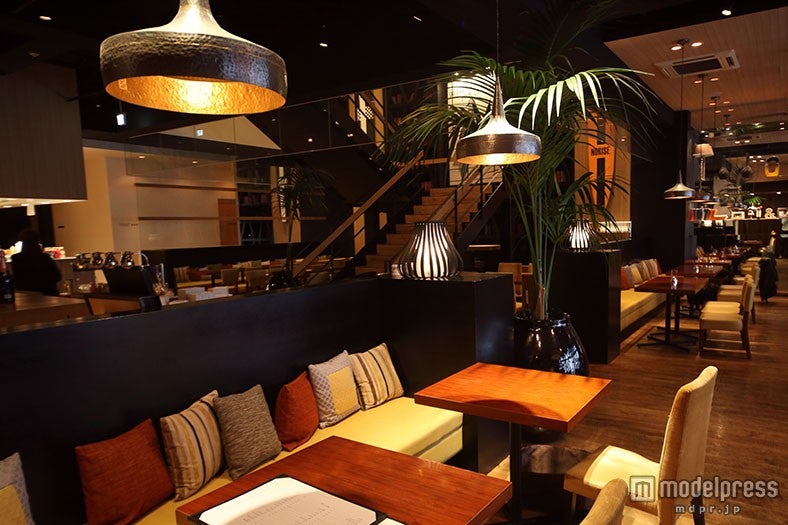 撮影協力：THE VILLAS（ザ　ヴィラズ）福岡　レストラン＆バー　イン ザ パーク