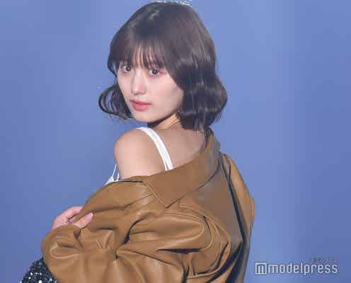 鶴嶋乃愛、ジャケットから肩チラリ 可愛すぎる仕草にキュン<TGC 北九州 2023>