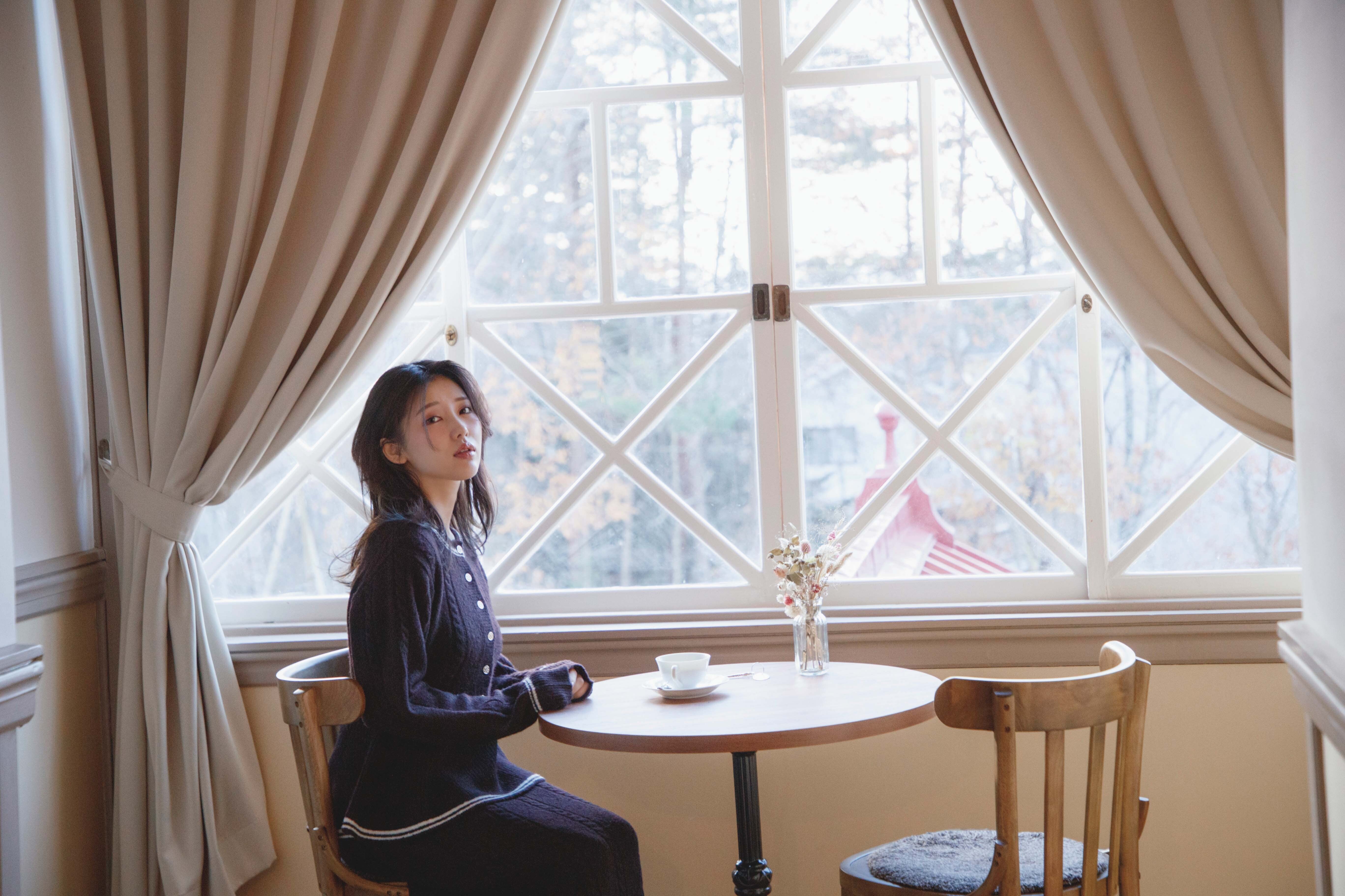 撮影：菊地泰久／「志崎樺音1st写真集（仮）」（講談社）より