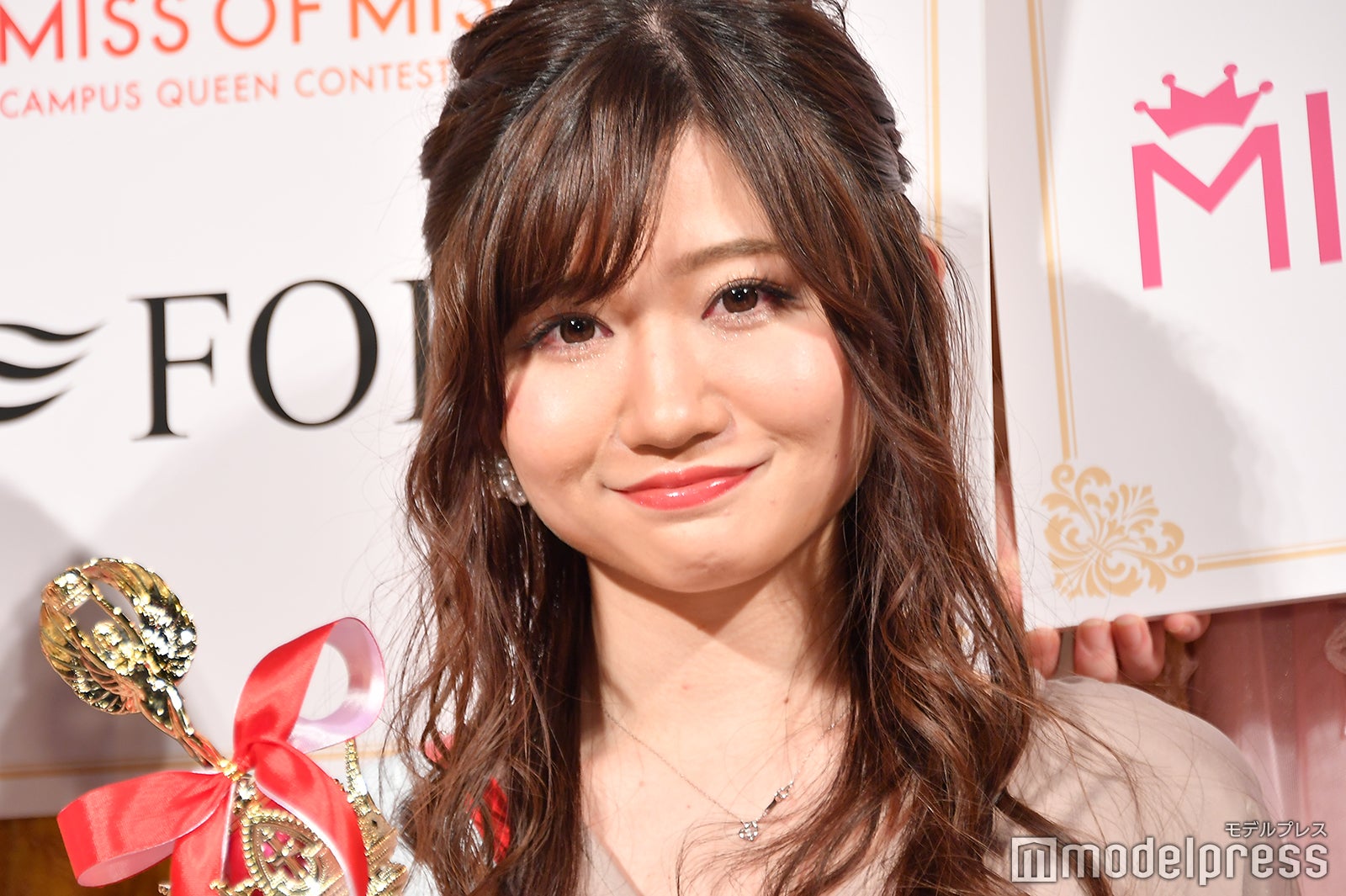 嘉部志音 （C）モデルプレス