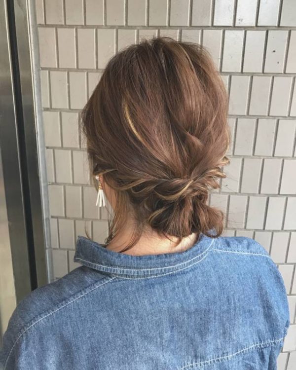 40代女性向け お仕事の日にぴったり 大人のまとめ髪スタイルをご紹介 モデルプレス