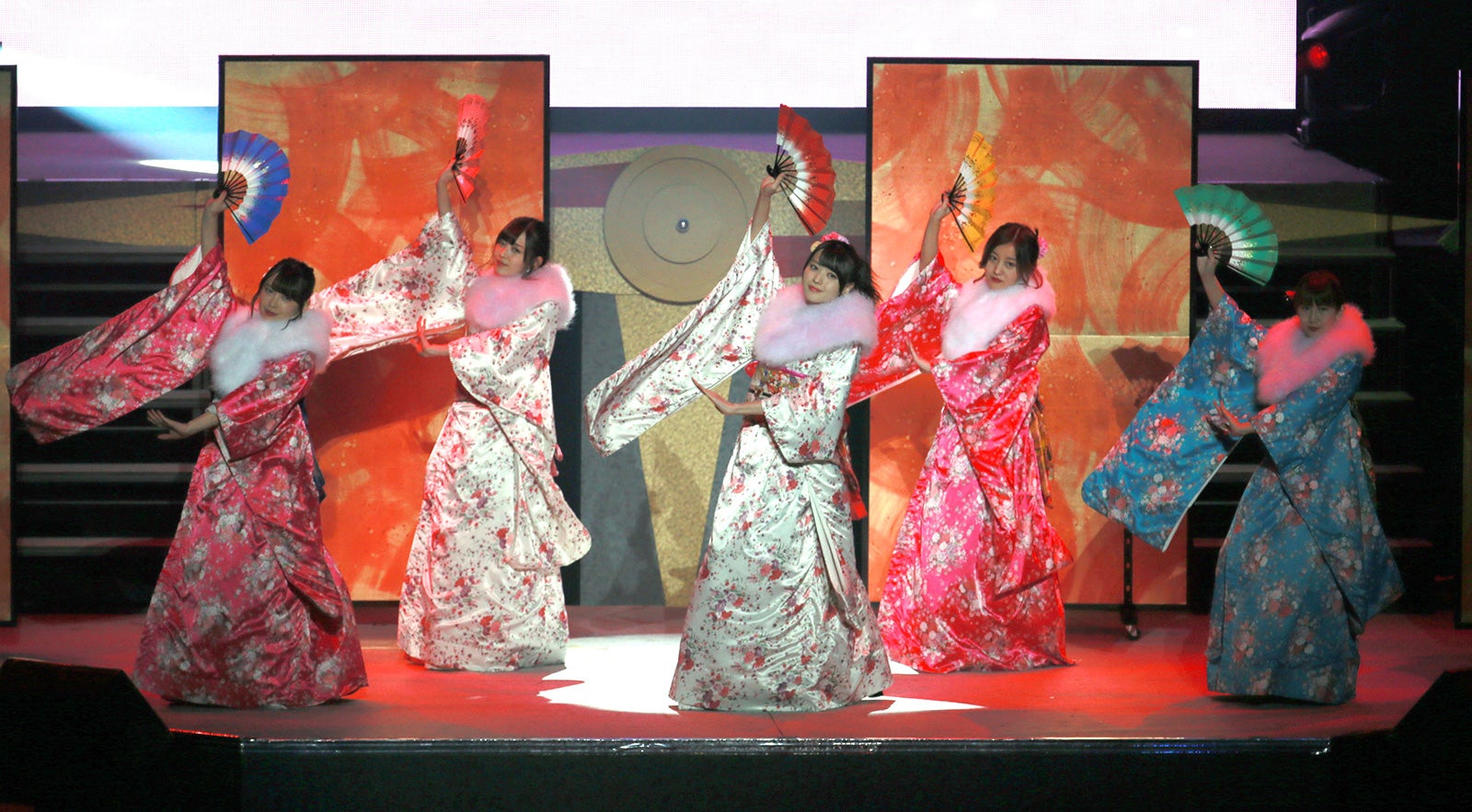 「℃-ute新春コンサート2017 ～℃OMPASS（コンパス）～」より／画像提供：所属事務所