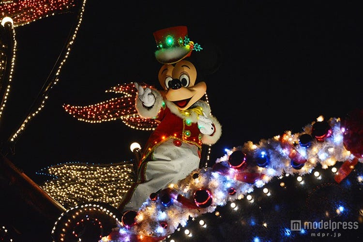 ミッキー ミニーとクリスマス ディズニーランド エレクトリカルパレード が限定バージョンにチェンジ モデルプレス