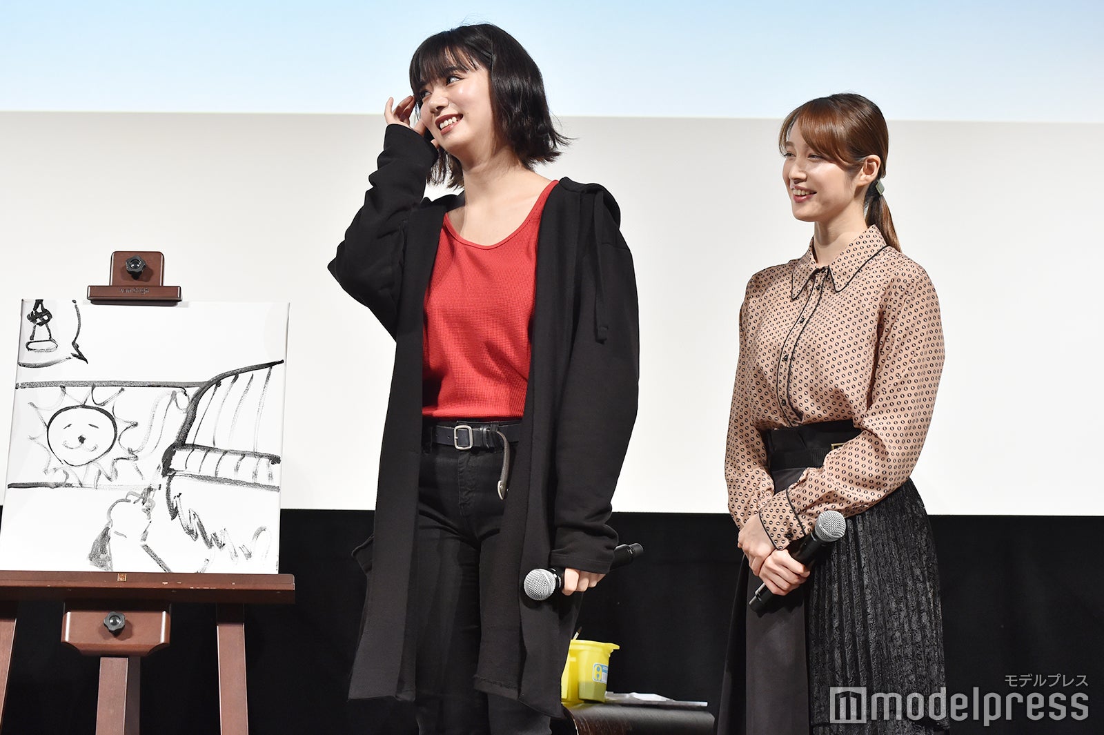 池田エライザ、中村ゆりか（C）モデルプレス