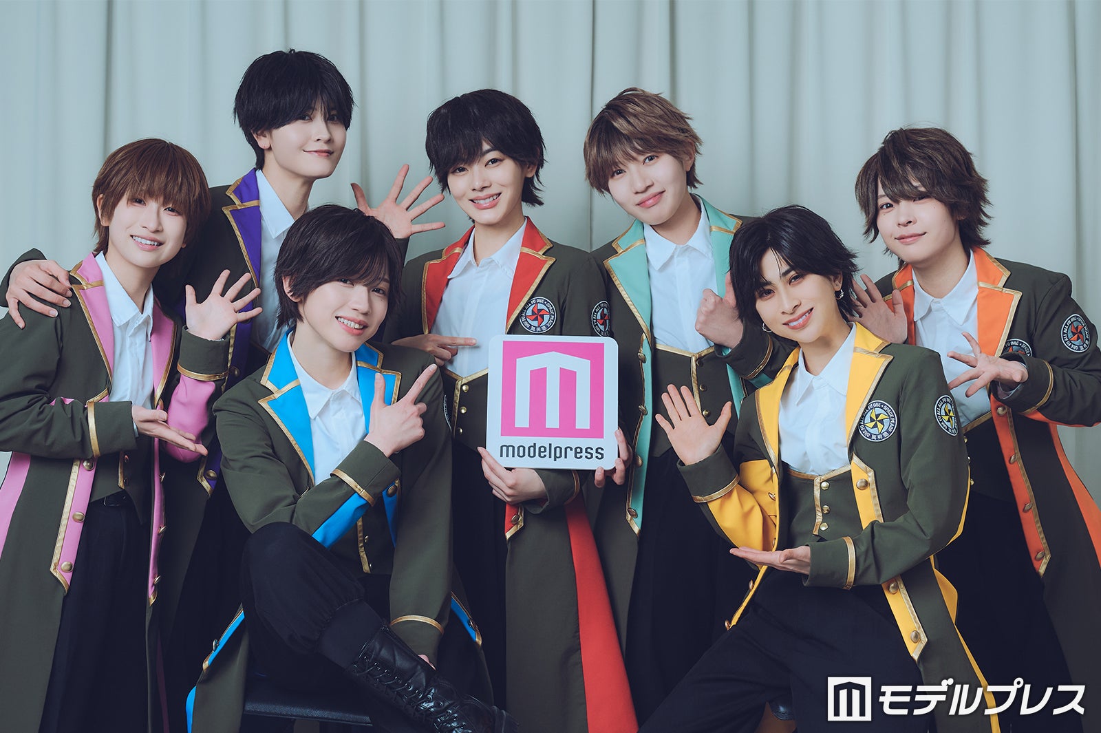 風男塾（左から）胡桃沢鼓太郎、凰紫丈源、英城凛空、赤星良宗、葉崎アラン、柚希関汰、天堂太陽