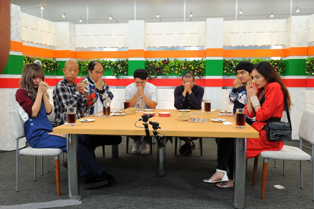 （左から）藤田ニコル、小峠英二、斎藤司、タカ、トシ、加藤諒、平野ノラ（C）テレビ朝日