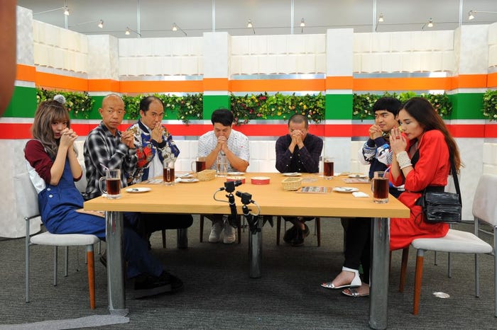 (左から)藤田ニコル、小峠英二、斎藤司、タカ、トシ、加藤諒、平野ノラ(C)テレビ朝日