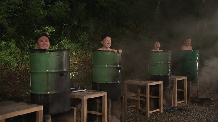 山内健司、濱家隆一、長田庄平、松尾駿(C)フジテレビ