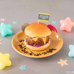 夏油傑 × ルロロマニック ミートボールバーガー税込1,390円(C)芥見下々/集英社・呪術廻戦製作委員会 (C)2025 SANRIO CO., LTD. APPROVAL NO. L660907