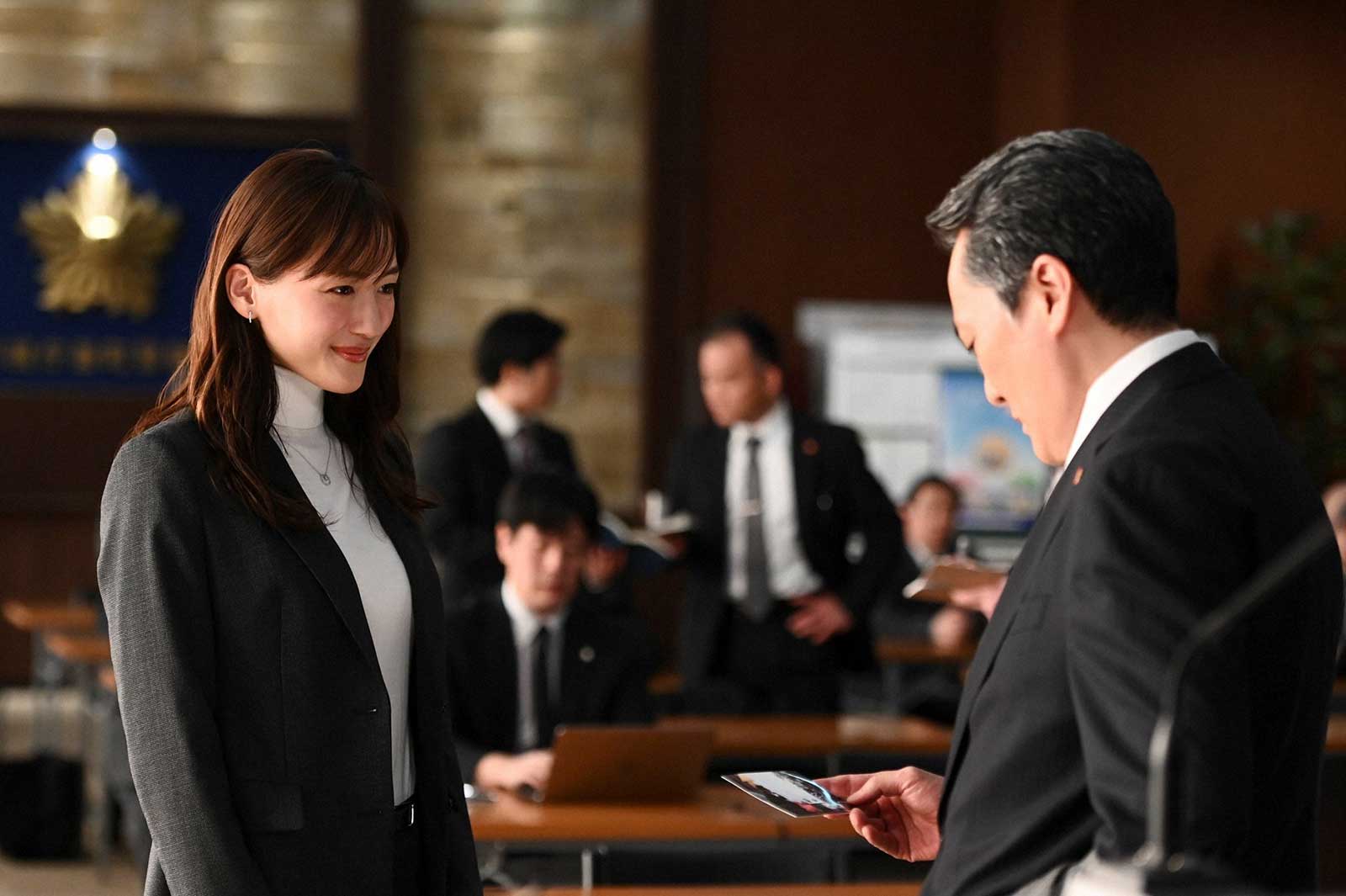 綾瀬はるか「天国と地獄 ～サイコな2人～」第5話より（C）TBS