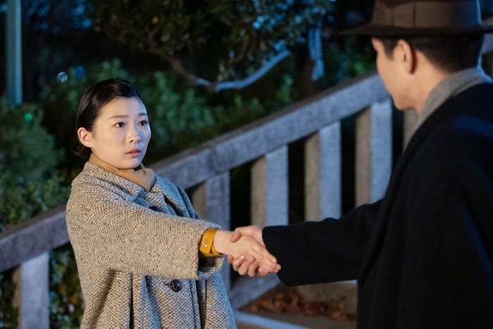 伊藤沙莉、岩田剛典「虎に翼」第32話(C)NHK