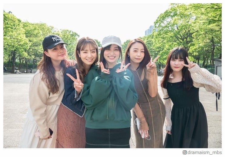 「明日カノ」吉川愛・齊藤なぎさ・宇垣美里・横田真悠・箭内夢菜が集結 豪華“カノジョ”共演ショットに反響