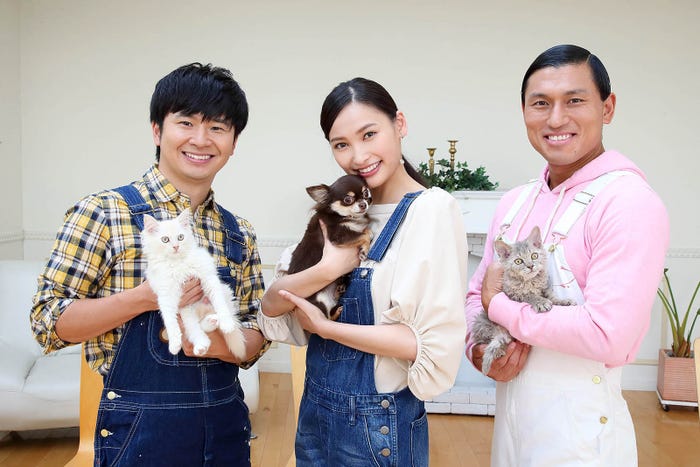 (左から)若林正恭、大政絢、春日俊彰(C)テレビ東京