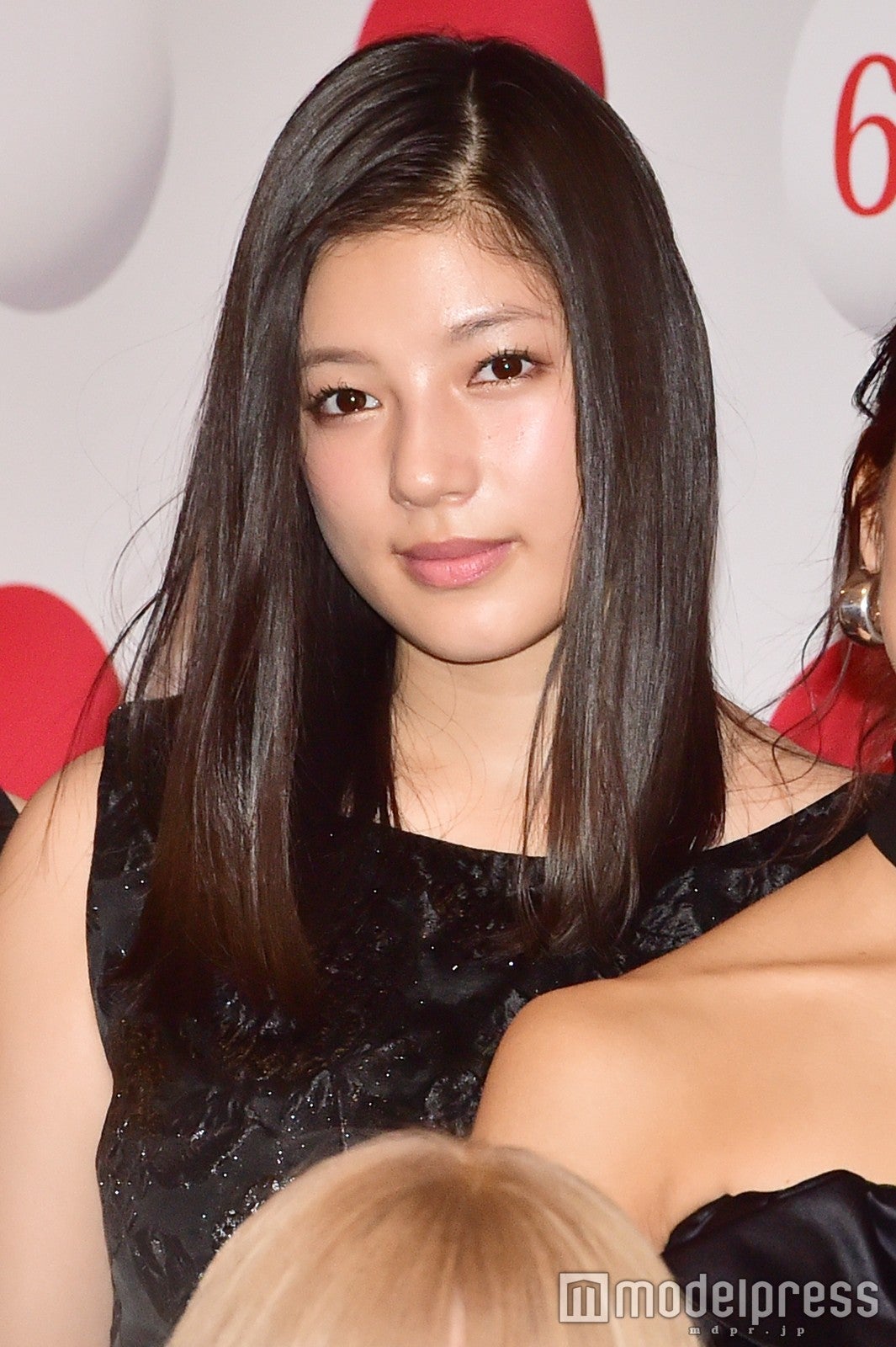 E-girls （C）モデルプレス