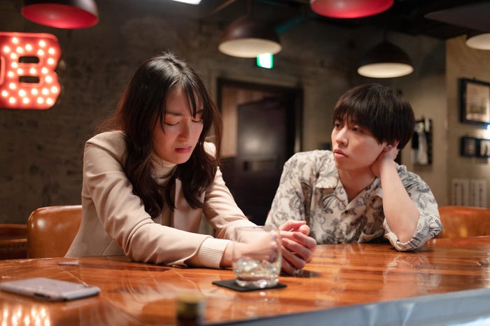 宮下かな子、岩岡徹「私が獣になった夜~好きになっちゃいけない~」第4話(C)AbemaTV, Inc.