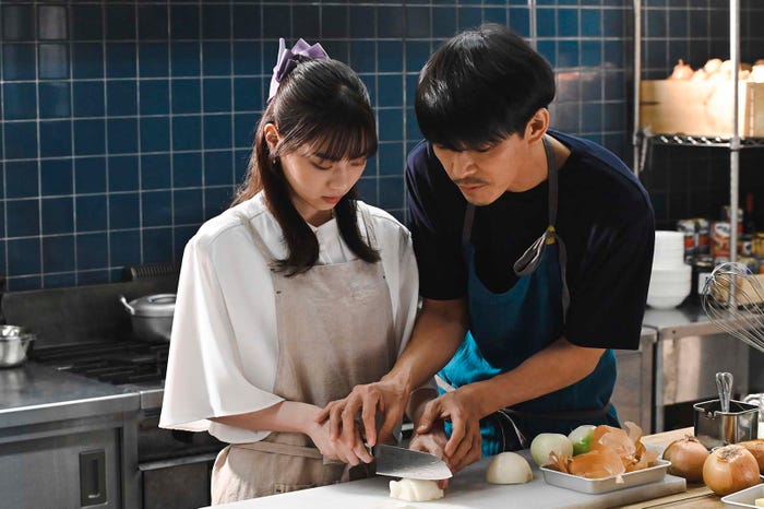 西野七瀬、藤木直人「恋なんて、本気でやってどうするの?」第8話より(C)カンテレ