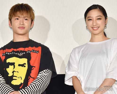 GENERATIONS佐野玲於、“記者”E-girls坂東希にツッコミ サプライズ登場に黄色い歓声<虹色デイズ>
