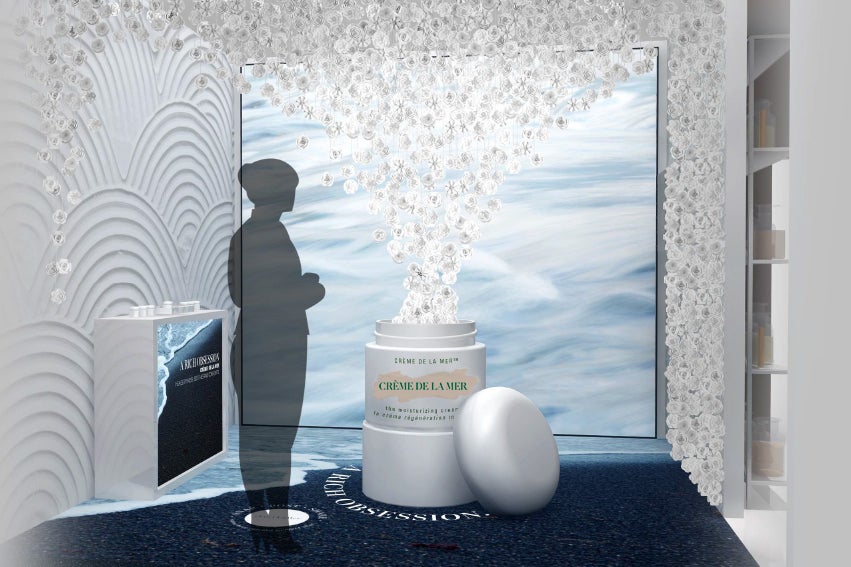 海の世界観をイメージし、4つのモイスチャライザーをディスプレイ