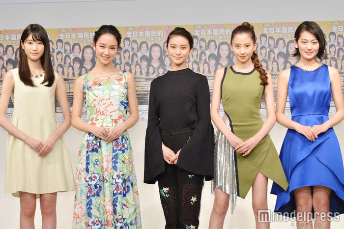 (左から)高橋ひかる、剛力彩芽、武井咲、河北麻友子、吉本実憂 (C)モデルプレス