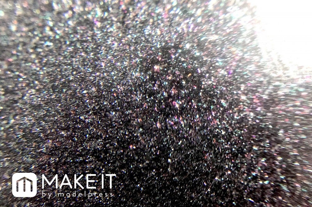 シルバー×パープル×ブルーのパールがミステリアスな印象に (C)メイクイット