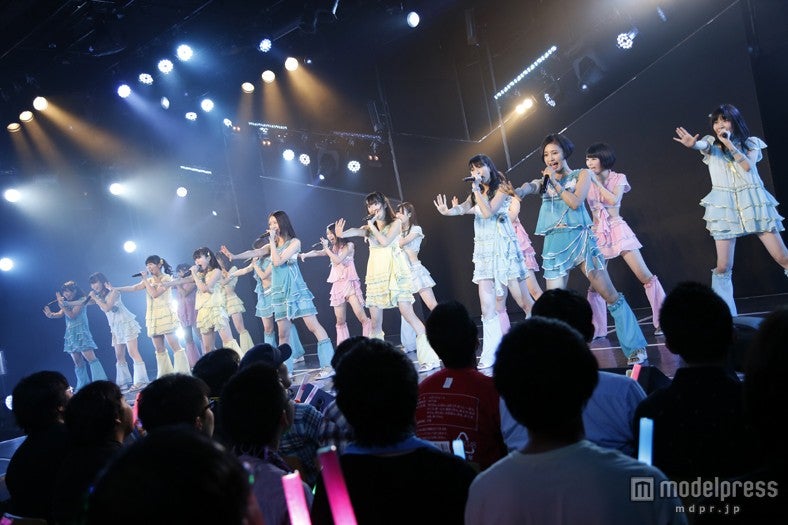 HKT48ひまわり組「パジャマドライブ」公演より（C）AKS
