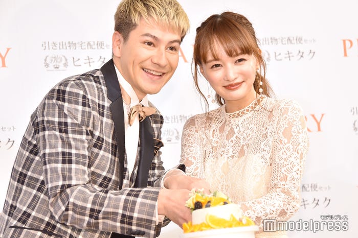 (左から)JOY、わたなべ麻衣(C)モデルプレス