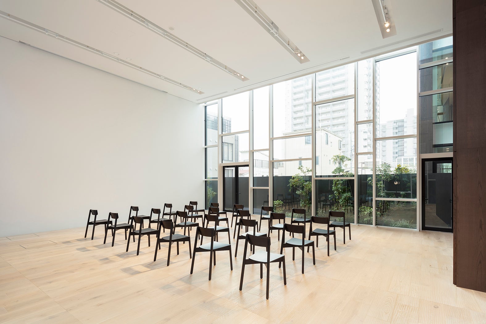 ギャラリー／photo Takumi Ota