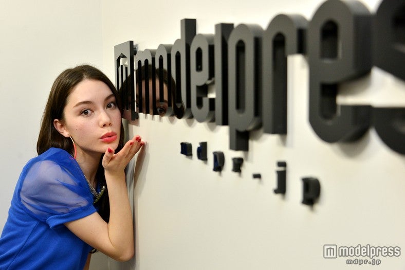 アメリカ生まれ・13歳でデビューを果たした安田レイ